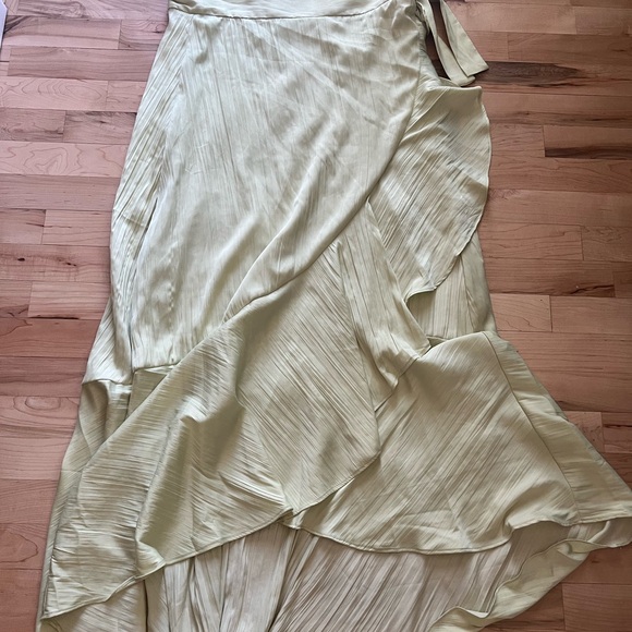 NWT Maeve wrap skirt 💚 - Picture 3 of 3